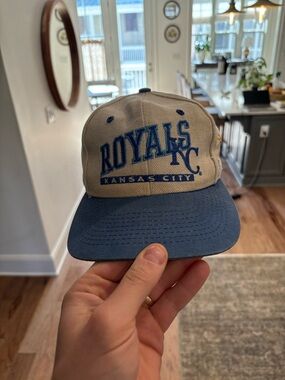 STARTER Beige and Navy Embroidered Snapback Hat